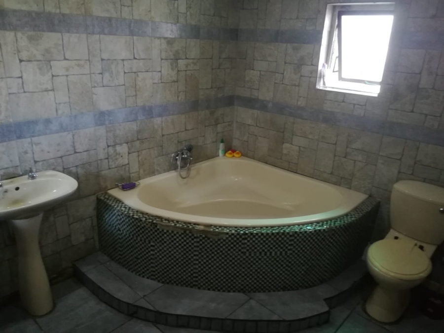 4 Bedroom Property for Sale in Bethelsdorp Eastern Cape